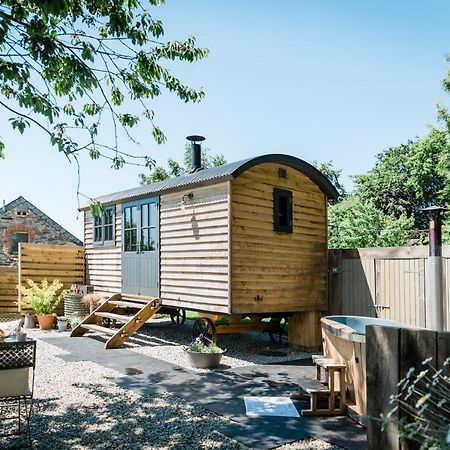 Boutique Cornish Shepherd'S Hut With Hot Tub Лонсестон Екстер'єр фото
