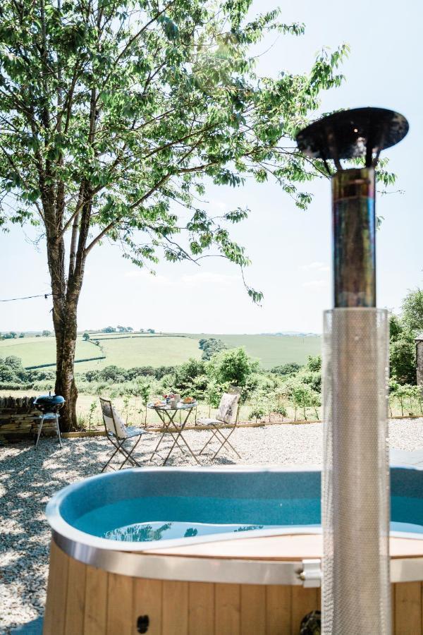 Boutique Cornish Shepherd'S Hut With Hot Tub Лонсестон Екстер'єр фото