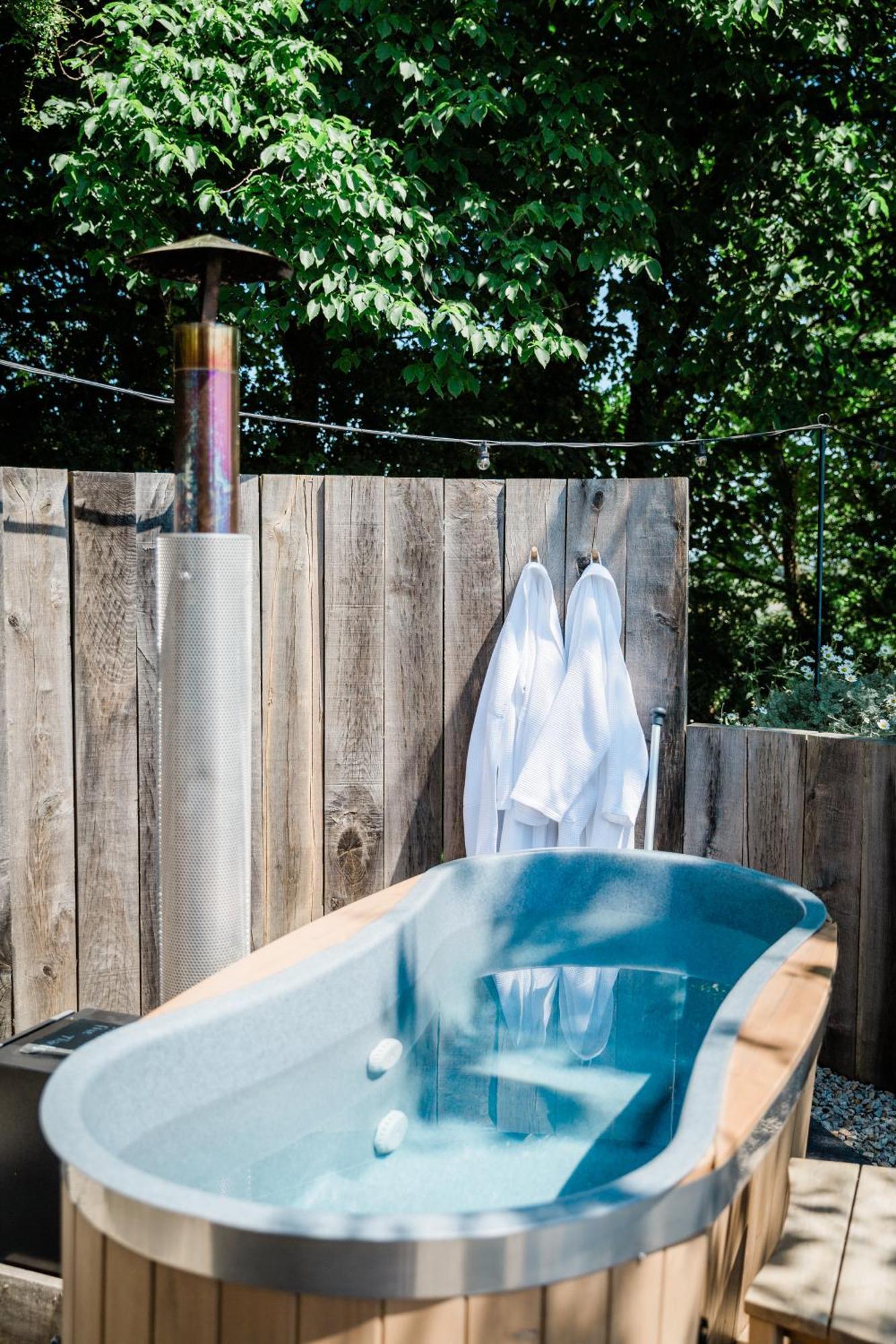 Boutique Cornish Shepherd'S Hut With Hot Tub Лонсестон Екстер'єр фото